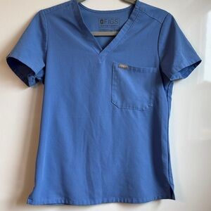Figs V‑Neck Scrub Top in periwinkle
